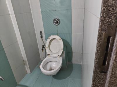 Image of 1051 Sq.ft 2 BHK Apartment / Flat for rent in Rashi Tower, Goregaon East, Mumbai for Rs. 65000