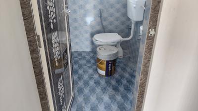 Bathroom Image of 601 Sq.ft 1 BHK Builder Floor for rent in Ejipura Bengaluru for Rs. 17000