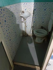 Bathroom Image of 500 Sq.ft 1 RK Independent House for rent in Patel Nagar Gurgaon for Rs. 8000