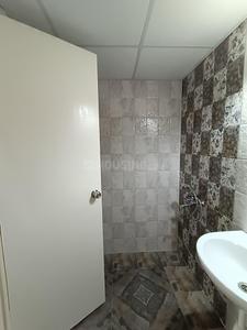 Bathroom Image of 720 Sq.ft 1 BHK Apartment / Flat for sale in Mahindra Happinest Kalyan Project A, Bhiwandi Thane for Rs. 3900000