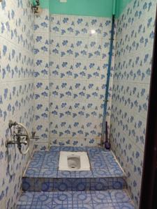 Bathroom Image of 425 Sq.ft 1 BHK Builder Floor for rent in Villivakkam Chennai for Rs. 8500