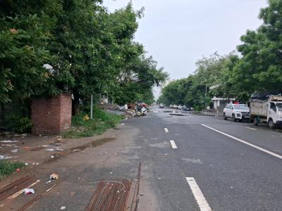 Image of 200 Sq.ft Residential Plot / Land for sale in Sector 105, Noida for Rs. 62500000