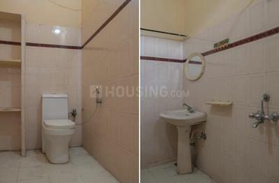 Bathroom Image of Pragati’s home in Madeenaguda, Hyderabad