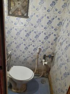 Bathroom Image of 650 Sq.ft 2 BHK Apartment / Flat for rent in Adyar Chennai for Rs. 13000
