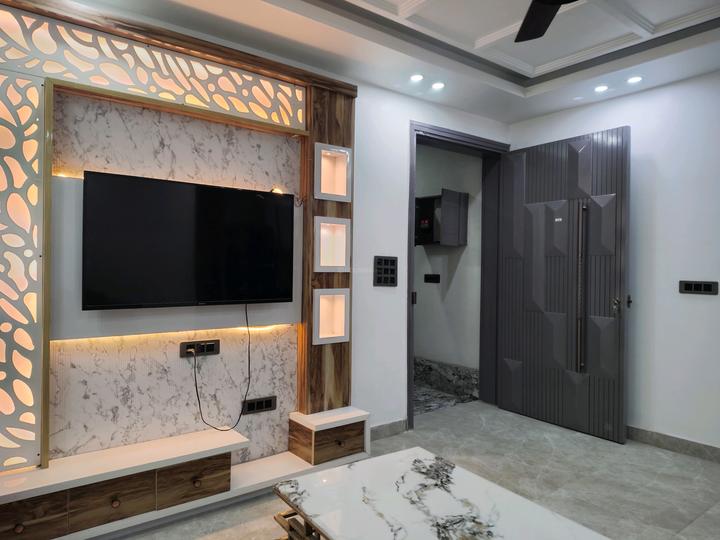 RYHAN SQUARE Main Image 1