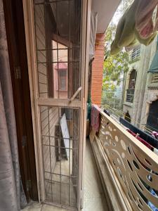 Balcony Image of 900 Sq.ft 3 BHK Builder Floor for sale in Laxmi Nagar New Delhi for Rs. 8500000