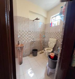 Bathroom Image of 1540 Sq.ft 3.5 BHK Apartment / Flat for sale in Nava Athithi Grand, Horamavu Bengaluru for Rs. 11500000