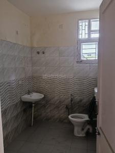 Bathroom Image of 3000 Sq.ft 3.5 BHK Apartment / Flat for rent in Omega 1 Greater Noida for Rs. 35000