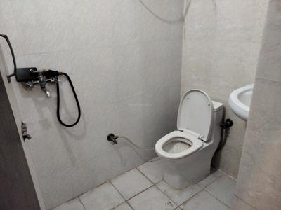 Bathroom Image of 600 Sq.ft 1 BHK Builder Floor for rent in Indirapuram Ghaziabad for Rs. 19000
