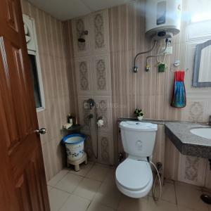 Bathroom Image of 2275 Sq.ft 4.5 BHK Apartment / Flat for sale in Exotica Fresco, Sector 137 Noida for Rs. 40000000
