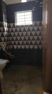 Bathroom Image of 450 Sq.ft 1 BHK Apartment / Flat for rent in Keshtopur Kolkata for Rs. 9000