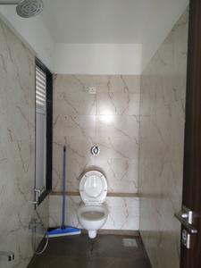 Common Bathroom Image of 610 Sq.ft 1 BHK Apartment / Flat for rent in Cosmos Park, Kasarvadavali Thane for Rs. 16001