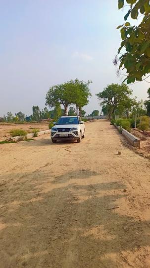 Gosainganj Main Image 1