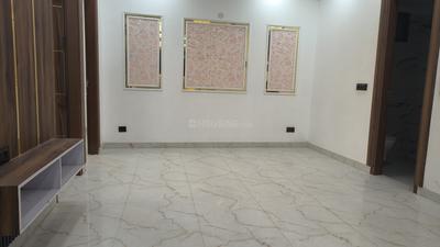 Living Room Image of 986 Sq.ft 2 BHK Apartment / Flat for sale in Royal Residency, Sector 130 Noida for Rs. 5600000