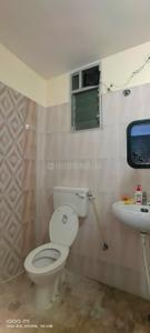 Bathroom Image of 1050 Sq.ft 2 BHK Apartment / Flat for rent in Sunderpur Varanasi for Rs. 22000
