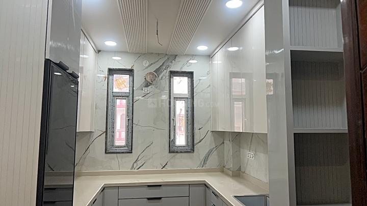 Rohini sector 8 Main Image 1