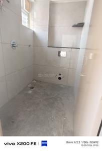 Bathroom Image of 750 Sq.ft 1 BHK Apartment / Flat for rent in New Tippasandra Bengaluru for Rs. 30000