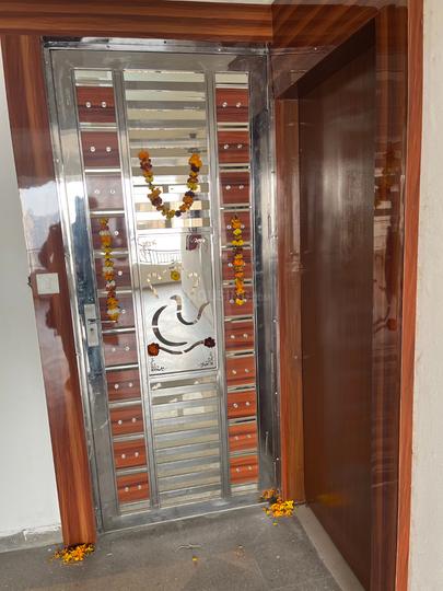 Ratan Pearls Main Image 1