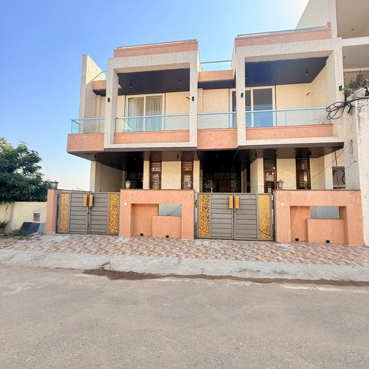 Near krishna heart hospital Main Image 1