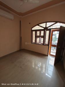 Bedroom Image of 900 Sq.ft 2 BHK Builder Floor for rent in Sector 5 Gurgaon for Rs. 22000