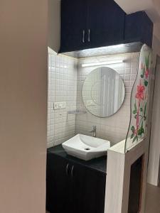 Bathroom Image of 1114 Sq.ft 2 BHK Apartment / Flat for sale in Maithri Shilphitha Royal, K R Puram Bengaluru for Rs. 6700000