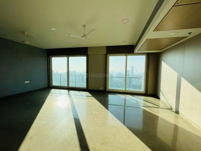 Kitchen Image of 2000 Sq.ft 4 BHK Apartment / Flat for rent in Runwal Elegante Tower A, Andheri West Mumbai for Rs. 240000