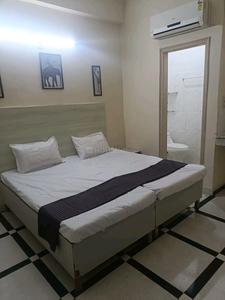 Bedroom Image of luxurious Stayz  in Sector 40, Gurgaon