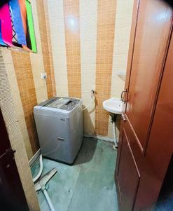 Bathroom Image of 1257 Sq.ft 2 BHK Builder Floor for rent in Sector 46 Gurgaon for Rs. 33500