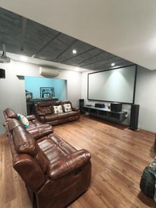 Living Room Image of 3240 Sq.ft 4 BHK Independent House for sale in Vastrapur Ahmedabad for Rs. 105000000