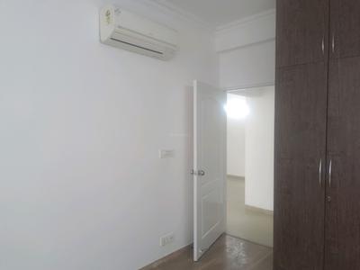 Bedroom Image of 1408 Sq.ft 2 BHK Apartment / Flat for sale in Raheja Vedaanta, Sector 108 Gurgaon for Rs. 13500000