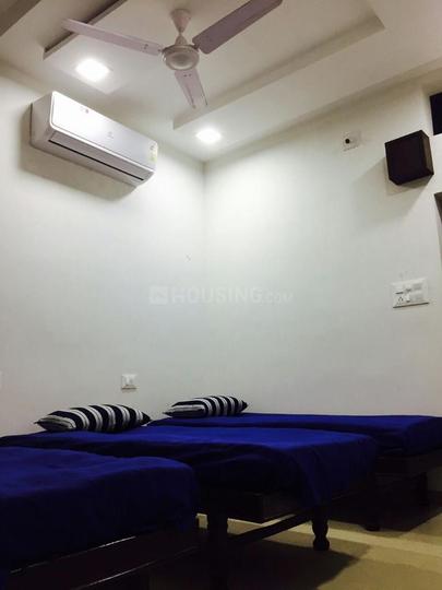Bedroom Image of Khushi's PG in Naranpura, Ahmedabad