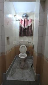 Bathroom Image of 400 Sq.ft 1 BHK Apartment / Flat for rent in Pitampura New Delhi for Rs. 17000