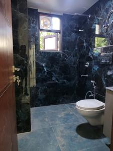 Common Bathroom Image of 1200 Sq.ft 3 BHK Apartment / Flat for rent in Chhattarpur New Delhi for Rs. 30000