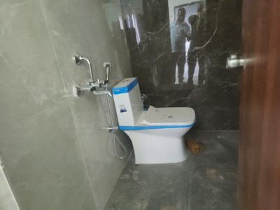 Common Bathroom Image of 782 Sq.ft 1 BHK Apartment / Flat for rent in Kondapur Hyderabad for Rs. 16000