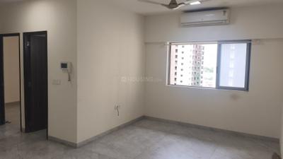 Living Room Image of 900 Sq.ft 2 BHK Apartment / Flat for rent in Lodha Luxuria Priva, Thane West Thane for Rs. 42000