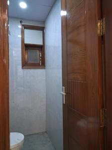Common Bathroom Image of 1500 Sq.ft 3 BHK Apartment / Flat for sale in JMD Tower 110, Sector 104 Noida for Rs. 6750000