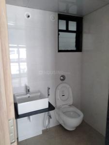 Bathroom Image of 1090 Sq.ft 2.5 BHK Apartment / Flat for rent in Kohinoor Viva City , Dhanori Pune for Rs. 27000