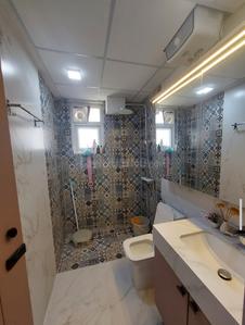 Bathroom Image of 4000 Sq.ft 6 BHK Villa for rent in Hazratganj Lucknow for Rs. 150000