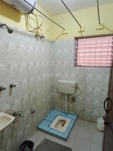 Bathroom Image of 900 Sq.ft 2 BHK Apartment / Flat for rent in Mathikere Bengaluru for Rs. 25000