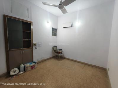 Bedroom Image of 1500 Sq.ft 3 BHK Apartment / Flat for rent in Sayajiganj Vadodara for Rs. 15000