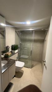 Bathroom Image of 3041 Sq.ft 4.5 BHK Apartment / Flat for sale in DLF One Midtown, Karampura New Delhi for Rs. 100000000