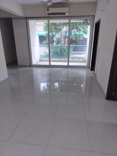 Lakshya Elite 18 Square Main Image 1