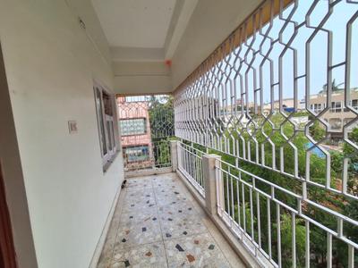 Balcony Image of 2000 Sq.ft 3 BHK Builder Floor for rent in Salt Lake City Kolkata for Rs. 45000