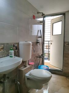Common Bathroom Image of 540 Sq.ft 1 BHK Apartment / Flat for rent in Kasarvadavali Thane for Rs. 20000