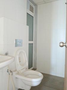 Common Bathroom Image of 650 Sq.ft 1.5 BHK Apartment / Flat for rent in Godrej Emerald, Thane West Thane for Rs. 22000