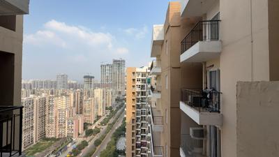 Balcony Image of 1200 Sq.ft 3 BHK Apartment / Flat for rent in Amrapali Crystal Homes Phase 1, Sector 76 Noida for Rs. 36000