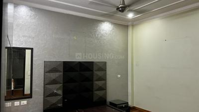 Bedroom Image of 1890 Sq.ft 3 BHK Builder Floor for rent in Sector 14 Rohini New Delhi for Rs. 60000