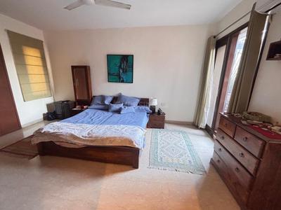 Bedroom Image of 2550 Sq.ft 3 BHK Builder Floor for sale in Defence Colony New Delhi for Rs. 120000000