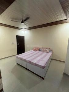 Bedroom Image of 400 Sq.ft 1 BHK Independent House for rent in Best Homes Paras Homes, Sector 72 Noida for Rs. 13000