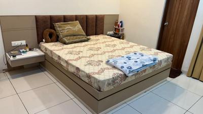 Bedroom Image of 1280 Sq.ft 2 BHK Apartment / Flat for rent in Adani Aster Neo, Shantigram Ahmedabad for Rs. 34000